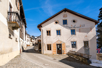 Guarda, historisches Bergdorf, Engadin, Schweiz