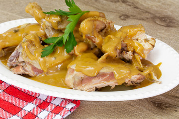 poule sauce champignons