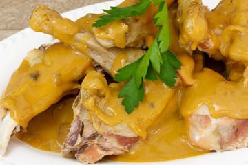 poule sauce champignons