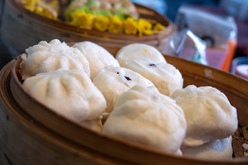 Fototapeta na wymiar Buns - Chinese food is steamed and cooked with steam.