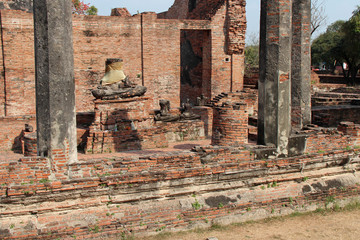 ruined buddhist temple (Wat Ratchaburana) in Ayutthaya (Thailand)