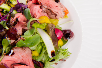 Roast beef salad with fresh herb dressing