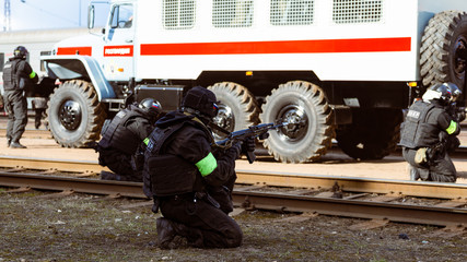 The counterterrorism unit is storming the train
