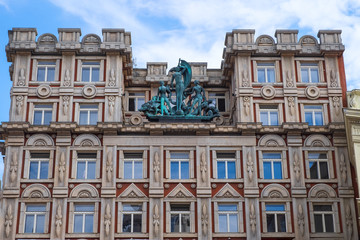 Fototapeta na wymiar Imposante Hausfassade in Prag