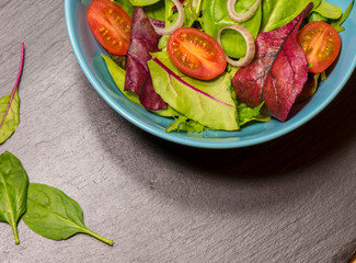 Leaf vegetable salad with tomato