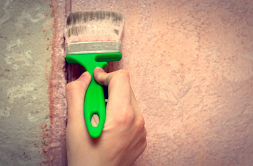 Decorator primer to Prime the walls before applying the plaster, repairs to the house, the second...
