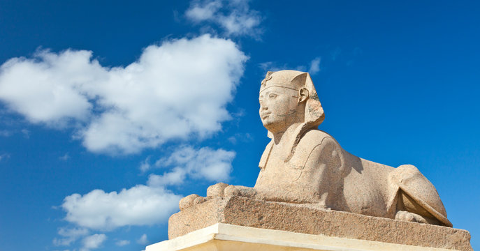 Esfinge de Heliopolis, Templo de Serapis, Columna de Pompeyo, Barrio de Karomous, Ciudad de Alejandria, Egipto, Mar Mediterr&aacute;neo