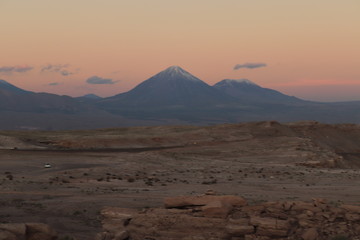 Fototapeta na wymiar volcan rosa 2