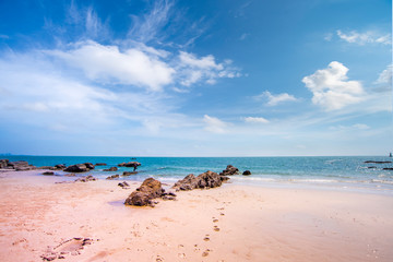 Fototapeta na wymiar Koh-Samui thailand,nice tropical beach thailand,Tropical sea and blue sky 