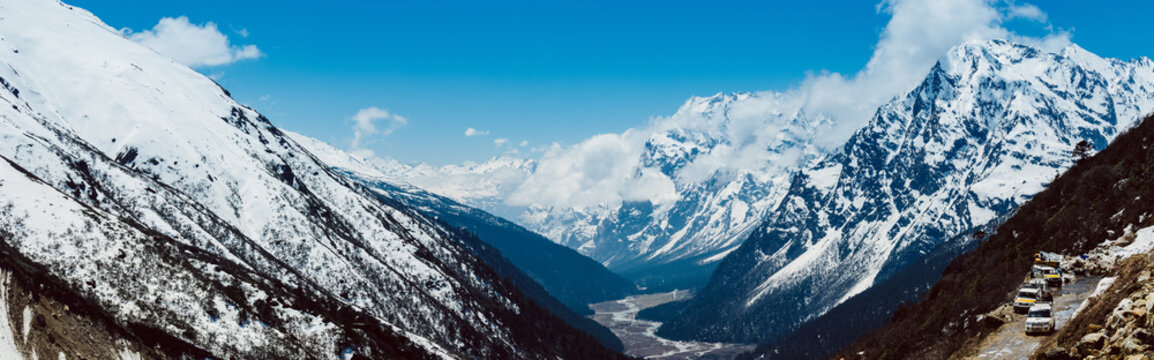  View of alps in Yumthang valley, North Sikkim - India