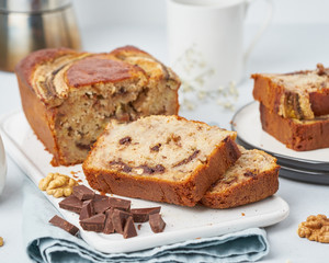 Banana bread. Cake with banana, chocolate, walnut. Traditional american cuisine. Side view