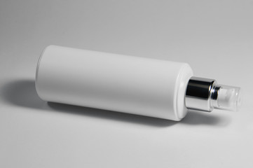 white plastic pump spray for perfumes
