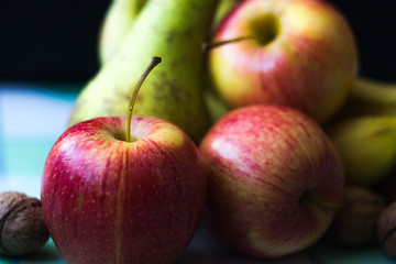 Fototapeta na wymiar apples in the kitchen