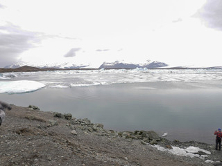 Cloudy view of the Jökulsárlón glacial lake