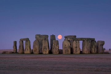 europe; UK, England, Wiltshire, Stonehenge winter moon