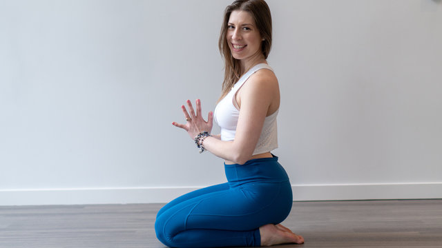 3,700+ White Yoga Pants Stock Videos and Royalty-Free Footage - iStock