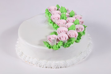 Cake with cream flowers