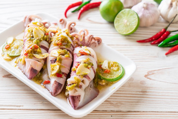 Steamed Squids with Spicy Chili and Lemon Sauce