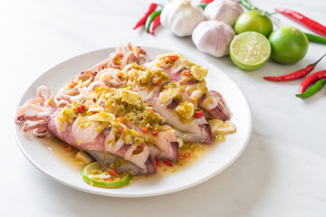 Steamed Squids with Spicy Chili and Lemon Sauce