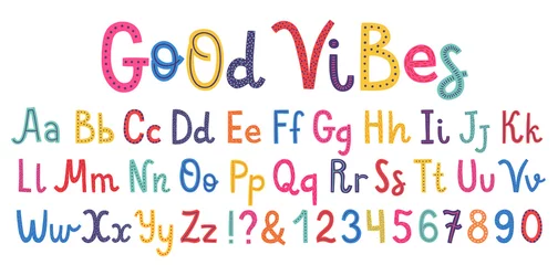 Groß- und Kleinbuchstaben, süße Alphabet-Schriftart. © avian
