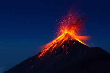 Fotobehang Fuego vulkaanuitbarsting, uitzicht vanaf vulkaan Acatenango, Guatemala © Lucie