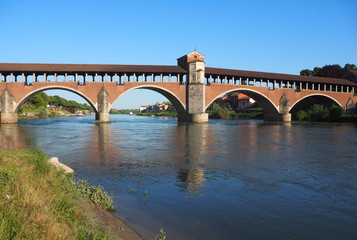 Fototapeta na wymiar Ponte coperto of Pavia on Ticino river