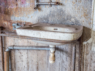 Zeit für eine Neues Waschbecken im Badezimmer