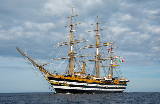 Nave scuola Vespucci
