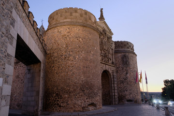 La nouvelle porte de la Bisagra à Tolède en Espagne 
