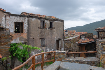 Obraz premium Eindrücke des Dorfes Talasnal in der Serra da Lousa