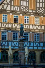 Winnenden Marktplatz mit Marktbrunnen und altem Rathaus