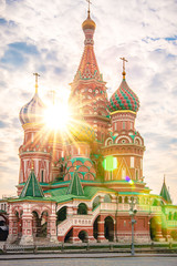 Fototapeta na wymiar Basilius Kathedrale in Moskau bei Sonnenaufgang