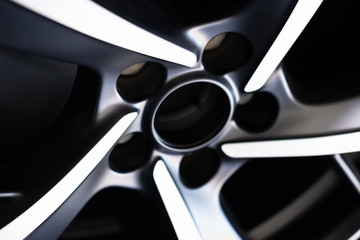 Détail d'éléments carrosserie et moteur d'un véhicule