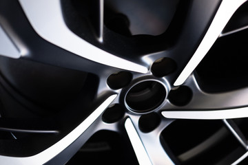 Détail d'éléments carrosserie et moteur d'un véhicule