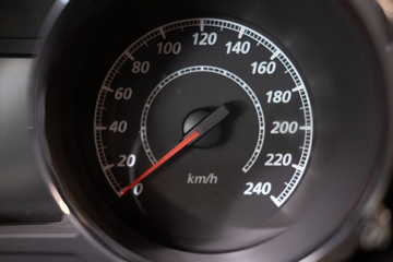 Détail d'éléments carrosserie et moteur d'un véhicule