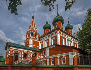 Fototapeta na wymiar Archangel Michael church. City of Yaroslavl, Russia. XVII century 