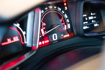 Détail d'éléments carrosserie et moteur d'un véhicule