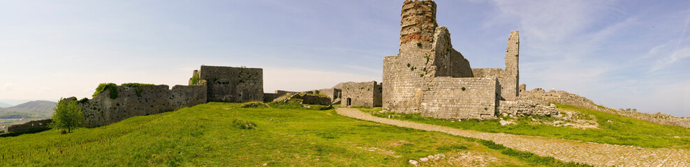 Fototapeta na wymiar Ruins of Rozafa Castle in Shkoder, Albania