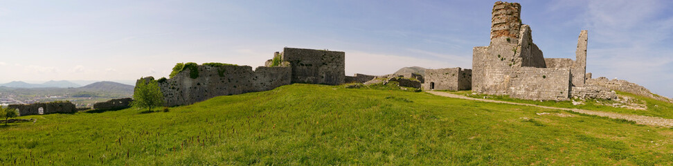 Fototapeta na wymiar Ruins of Rozafa Castle in Shkoder, Albania