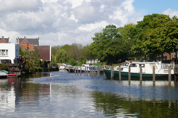 Fototapeta premium river and buildings