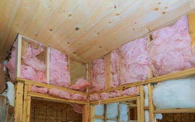 Heat isolation in a new house with mineral wool, home wood