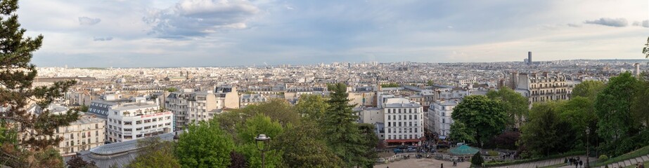 Fototapeta na wymiar cityscape of paris, seen from montmartre