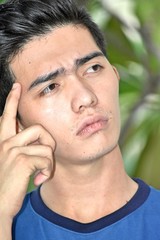 Obraz premium A Man Decision Making