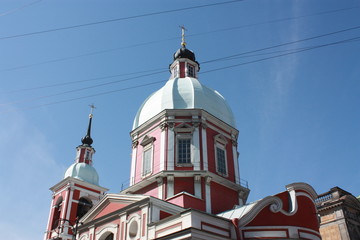 Obraz premium view of the dome of the red Church 