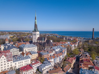 Fototapeta na wymiar Aerial view of old city of Tallinn