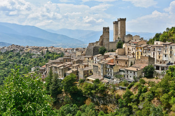 Fototapeta na wymiar Pacentro, a medieval town in the Abruzzo region