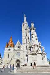 Fototapeta na wymiar Budapest - Matthiaskirche mit Dreifaltigkeitssäule