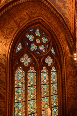 Fototapeta na wymiar Marienfenster in der Matthiaskirche (Budapest)