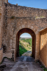 puertas entrada en maderuelo, Segovia