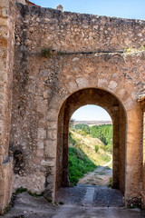 puerta acceso norte en maderuelo, Segovia